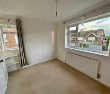 9 Burniston Gardens, YO13 0HW, Scarborough - Photo 3