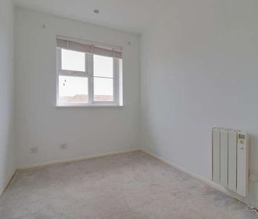 Southampton Close, Eastbourne, BN23 - Photo 4