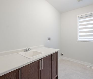 For Lease - 1040 Suddard Avenue, Oshawa, Ontario - Photo 3