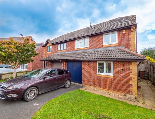 3 bedroom semi-detached house to rent - Photo 1