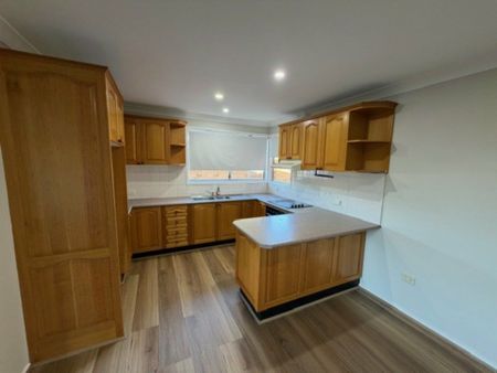 SPACIOUS FAMILY HOME IN QUIET LOCATION - Photo 3