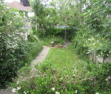 6 bedroom semi-detached house to rent - Photo 1