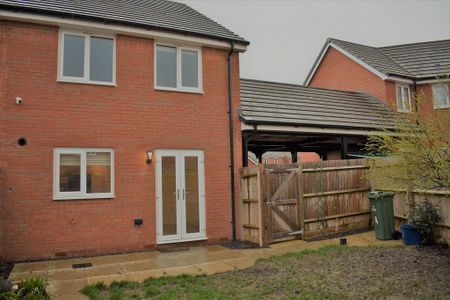 3 bedroom semi-detached house to rent - Photo 2