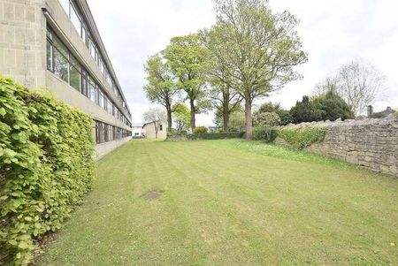 St Martins Court, Midford Road, Bath, Somerset, BA2 - Photo 4