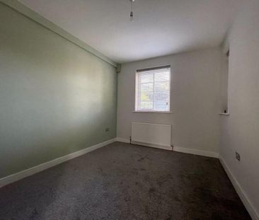 3 bedroom flat to rent - Photo 5