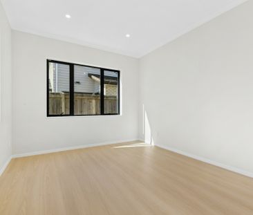 Modern Living, Nothing Short of Stunning - Photo 2