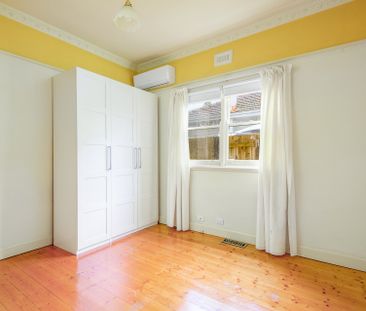 Charming Californian Bungalow with Character, Comfort and Space - Photo 4