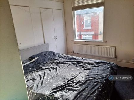 2 bedroom terraced house to rent - Photo 3