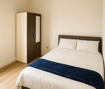 Room in a Shared House, Dallow Road, LU1 - Photo 1