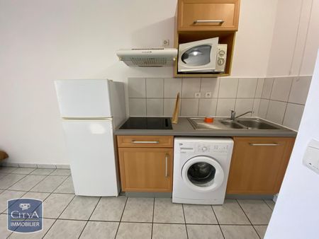 Location Appartement 1 pièce 25m² ST DENIS 97400 - Photo 3