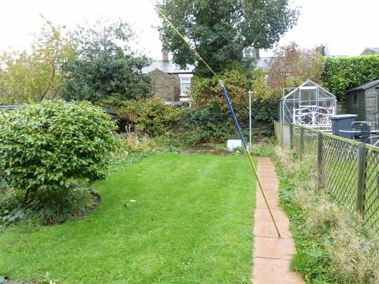 2 bedroom end of terrace house to rent - Photo 1