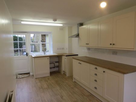 2 bedroom end of terrace house to rent - Photo 5