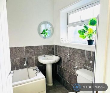 3 bedroom terraced house to rent - Photo 2