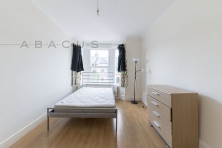 5 Bedroom House - Photo 2