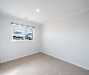 Comfortable Living with Style - Photo 2