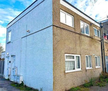 West Road, Shoeburyness, Shoeburyness, SS3 - Photo 1