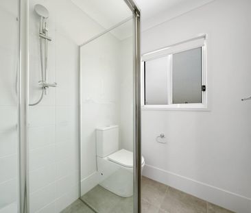 MODERN, FULLY FURNISHED, STUDIO APARTMENT - Photo 2