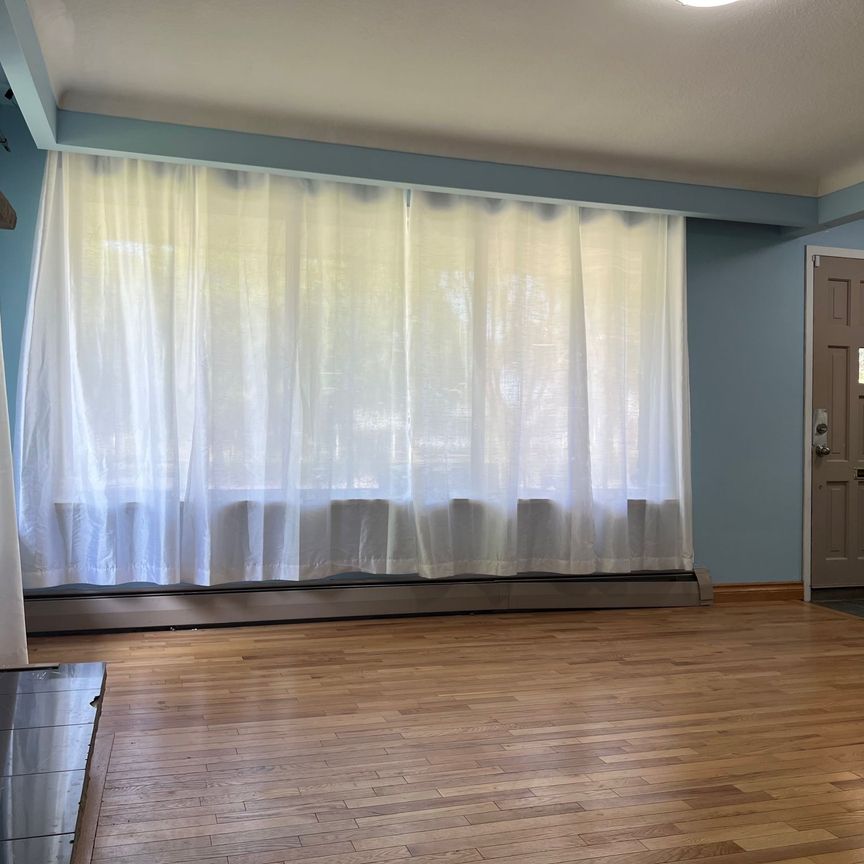 For Lease - 288 Scott Street Unit# Main Floor, St. Catharines, Ontario - Photo 1