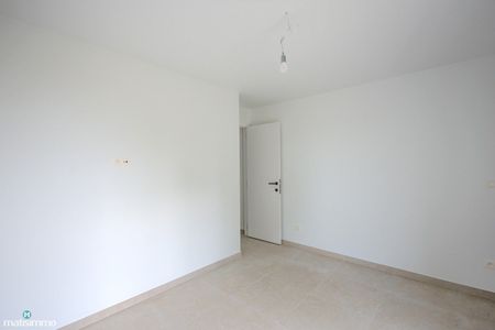 NIEUWBOUWAPPARTEMENT MET 2 SLAAPKAMERS, OVERDEKT TERRAS EN ONDERGRONDSE AUTOSTAANPLAATS NABIJ HET CENTRUM VAN TONGEREN - Photo 3