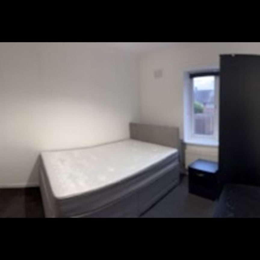 6 Bed Flat, Hamstead Road, B43 - Photo 1