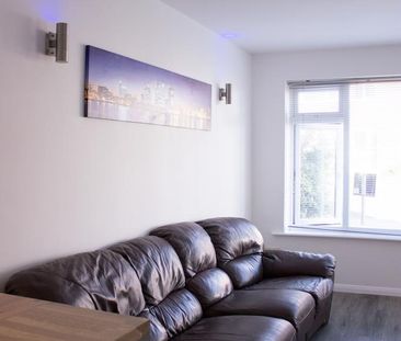 5 bedroom semi-detached house to rent - Photo 2