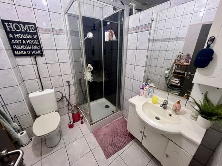 Duplex met 3 slaapkamers, 2 keukens en 2 badkamers - Photo 4