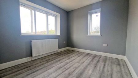 9 bedroom semi-detached house to rent - Photo 5