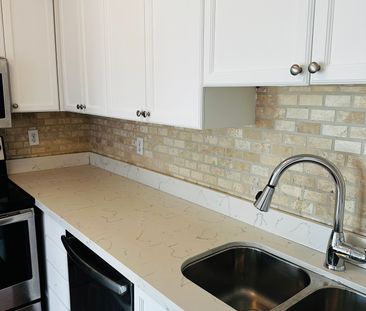 For Lease - 2545 Erin Centre Boulevard Unit# 404, Mississauga, Ontario - Photo 1