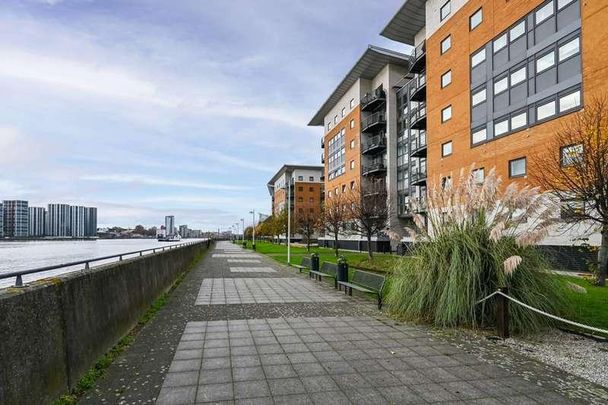 Sheerness Mews, Silvertown, E16 - Photo 1