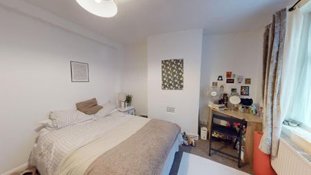 4 bedroom terraced house to rent - Photo 3