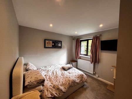 4 bedroom detached house to rent - Photo 4