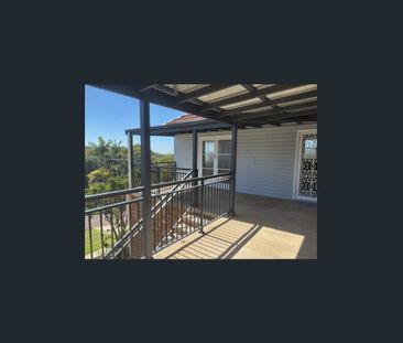 BEAUTIFUL 3 BEDROOM HOME IN GREAT LOCATION - Photo 3