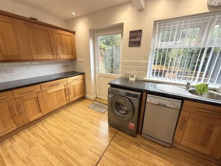 17 Pasadena Gardens, Ballyhackamore, Belfast, BT5 6HU - Photo 2