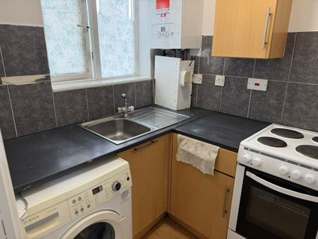 1 bedroom flat to rent - Photo 2