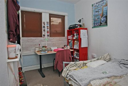 5 bedroom semi-detached house to rent - Photo 3