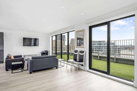 Lombard Wharf, Battersea, SW11 - Photo 2