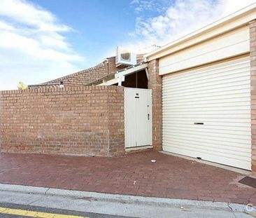 5-bedroom shared house / townhouse, Chatham Street - Photo 5