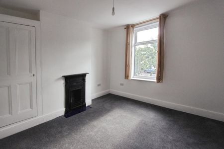 2 bedroom House To Let - Photo 2