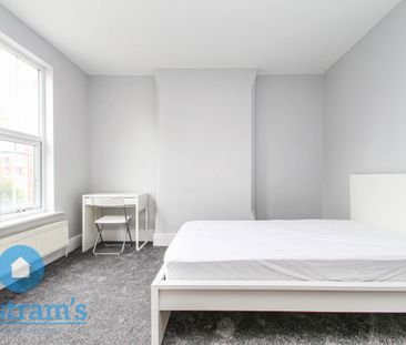 3 bed Town House for Rent - Photo 5