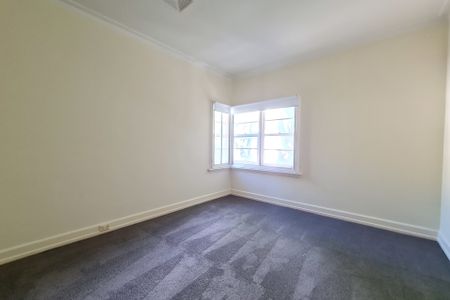 2/568 Toorak Road, Toorak - Photo 2