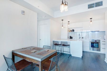 1050 Rue Drummond, Montréal (Ville-Marie), QC H3B - Photo 2