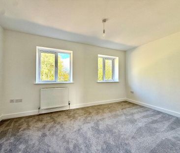 3 bedroom semi-detached house to rent - Photo 4