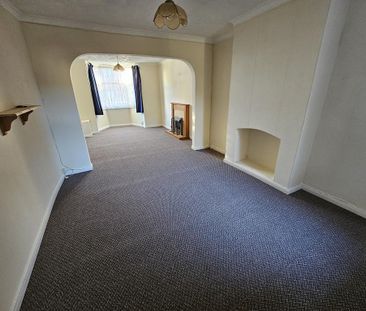 3 bedroom end of terrace house to rent - Photo 1