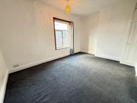 2 bedroom semi-detached house to rent - Photo 3