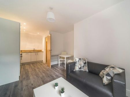 Flat to rent on - Photo 5