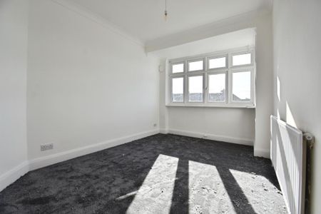 3 bedroom end of terrace house to rent - Photo 2