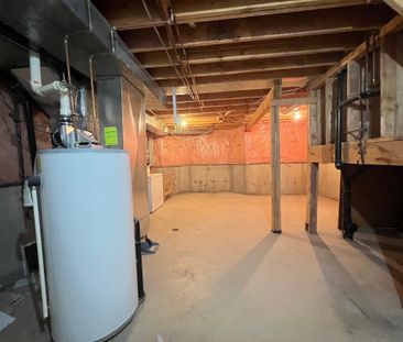 For Lease - 262 Gatwick Drive, Oakville, Ontario - Photo 2