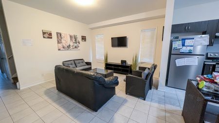 **ALL UTILITIES INCLUDED** Student Room For Rent in St. Catharines!! - Photo 2