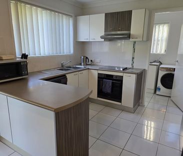 Beautiful Home with NO water bill! - Photo 5