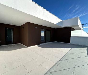 3 room luxury penthouse for rent in Estepona, Andalusia - Photo 1